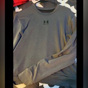 Under armour sweatshirt